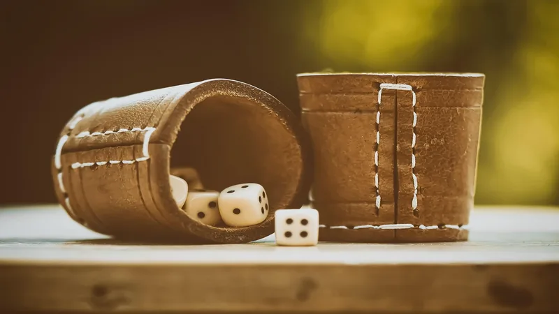 Đăng Ký jbonohu24h Nhận Thưởng 2026 | dice,  dice cup,  happiness,  gambling,  gesellschaftsspiel,  to play,  roll the dice,  win,  profit,  instantaneous speed,  lucky dice,  lucky number,  probability,  dice,  dice,  dice,  probability,  probability,  probability,  probability,  probability